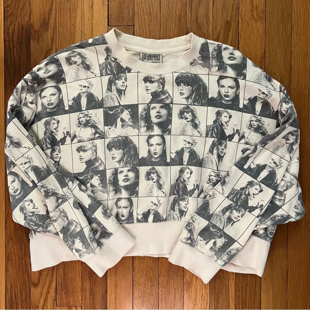 Taylor Swift The Eras Tour Beige Pullover Sweatshirt Collage Small 100% Cotton
